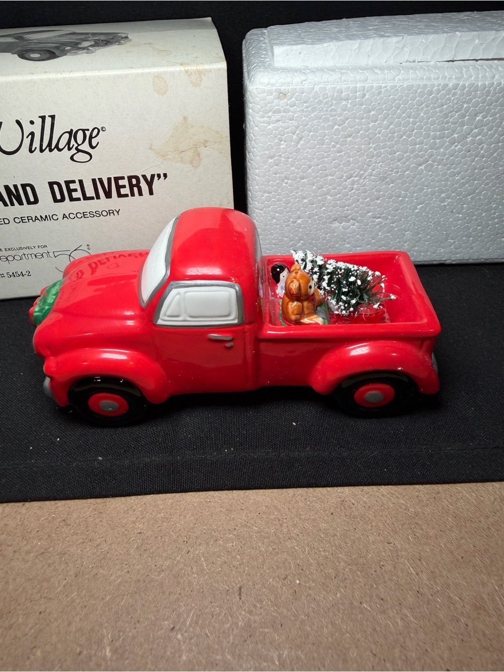Department 56 Snow Village Pick-Up and Delivery Red Truck w/ Box Excellent